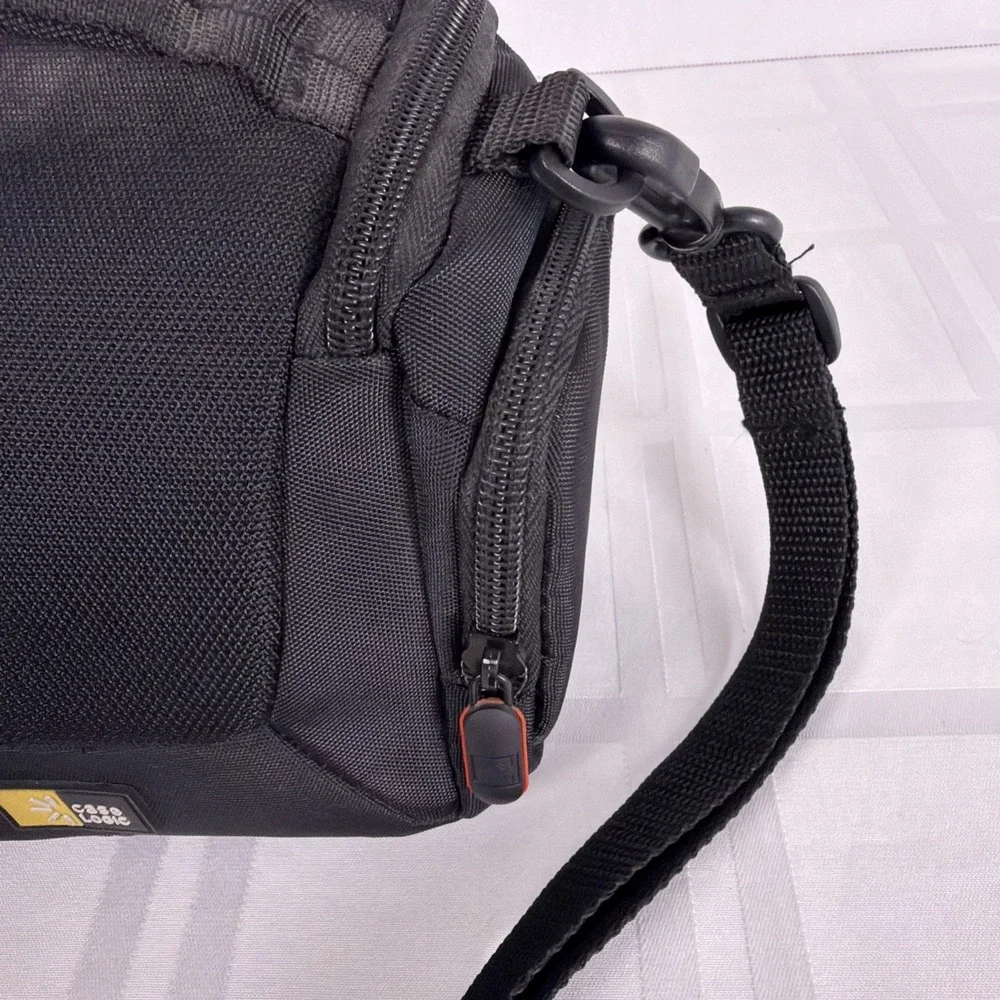 Case Logic Padded Camera Bag with Shoulder Strap. Black/Orange